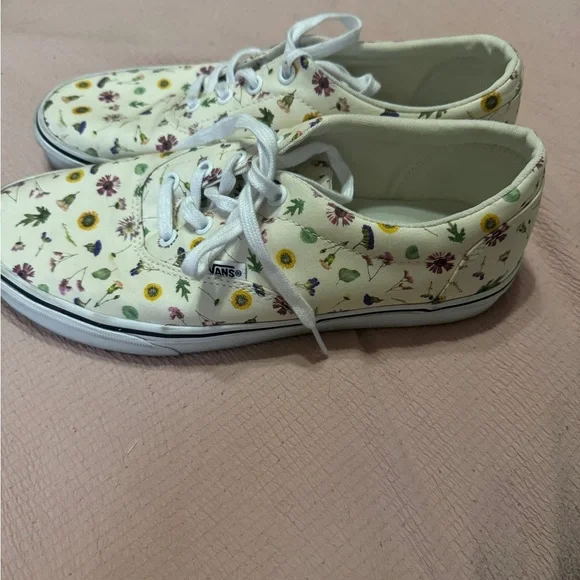 Vans Cream Floral Athletic Shoes - Picture 2 of 4
